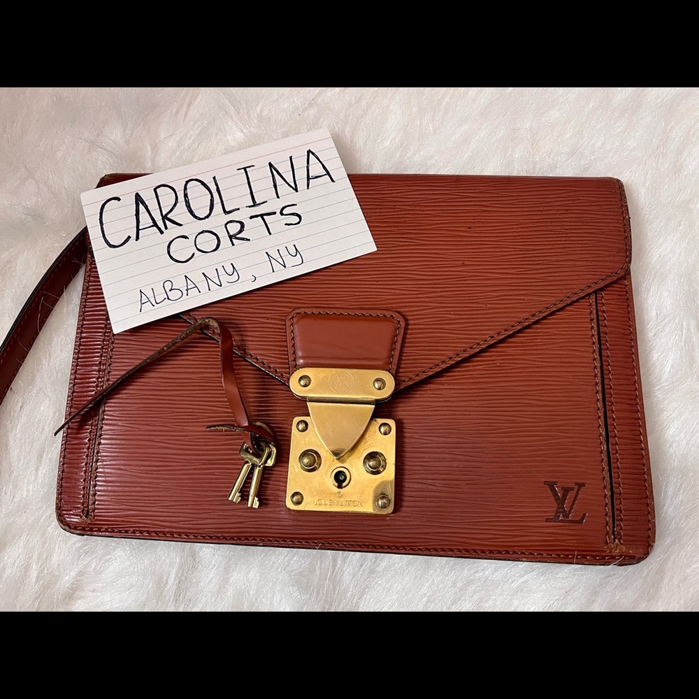 LOUIS VUITTON
Brown Epi Leather Sellier Dragonne Clutch Bag